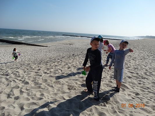 Grafika #23: Wycieczka pierwszoklasistów do Łeby z okazji Dnia Dziecka