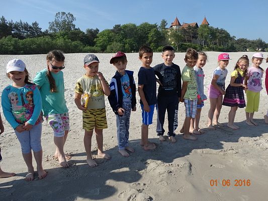 Grafika #18: Wycieczka pierwszoklasistów do Łeby z okazji Dnia Dziecka