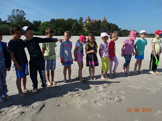 Grafika #15: Wycieczka pierwszoklasistów do Łeby z okazji Dnia Dziecka