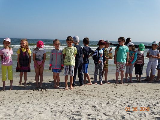 Grafika #13: Wycieczka pierwszoklasistów do Łeby z okazji Dnia Dziecka