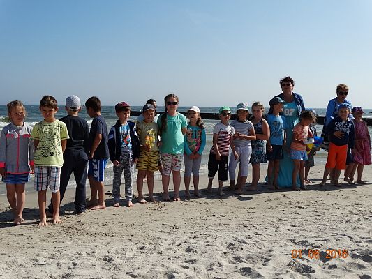 Grafika #12: Wycieczka pierwszoklasistów do Łeby z okazji Dnia Dziecka
