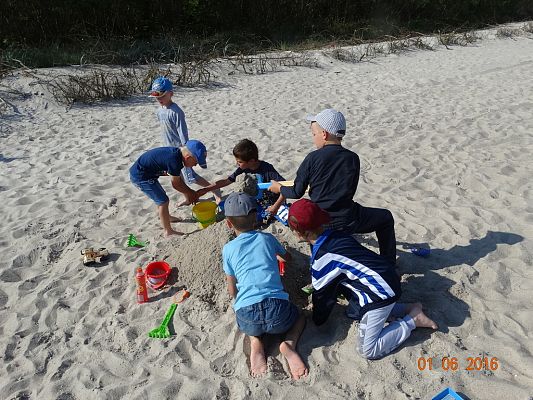 Grafika #39: Wycieczka pierwszoklasistów do Łeby z okazji Dnia Dziecka