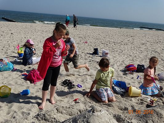 Grafika #46: Wycieczka pierwszoklasistów do Łeby z okazji Dnia Dziecka