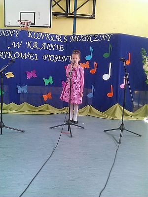 Grafika #4: W KRAINIE BAJKOWEJ PIOSENKI