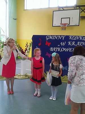 Grafika #9: W KRAINIE BAJKOWEJ PIOSENKI