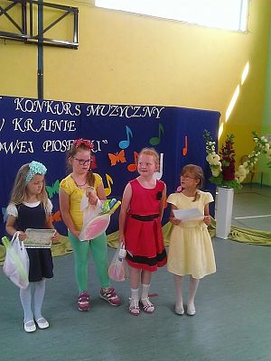 Grafika #10: W KRAINIE BAJKOWEJ PIOSENKI