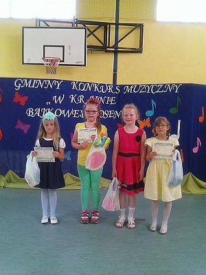 Grafika #11: W KRAINIE BAJKOWEJ PIOSENKI