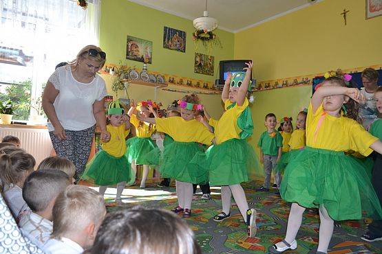 Grafika #4: Dzień Mamy - Dzień Taty - Dzień Rodziny w Przedszkolu