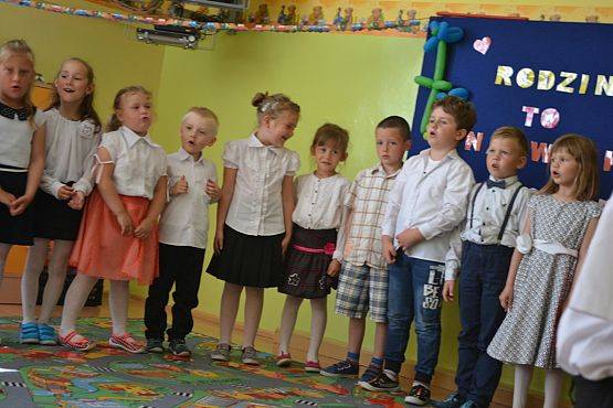 Grafika #13: Dzień Mamy - Dzień Taty - Dzień Rodziny w Przedszkolu