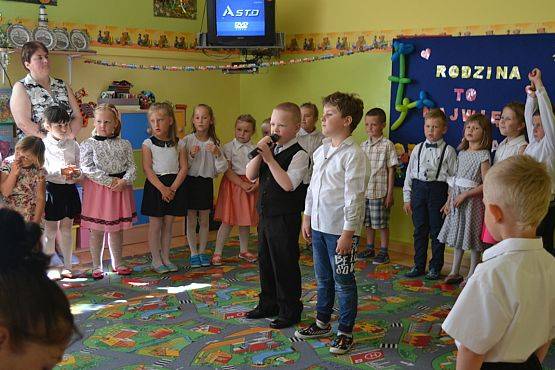 Grafika #17: Dzień Mamy - Dzień Taty - Dzień Rodziny w Przedszkolu