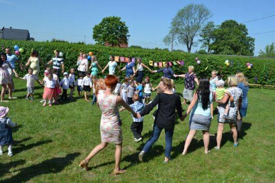 Grafika #22: Dzień Mamy - Dzień Taty - Dzień Rodziny w Przedszkolu