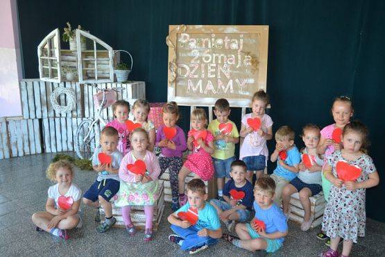 Grafika #1: Dzień Mamy - Dzień Taty - Dzień Rodziny w Przedszkolu