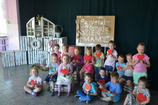 Grafika #2: Dzień Mamy - Dzień Taty - Dzień Rodziny w Przedszkolu