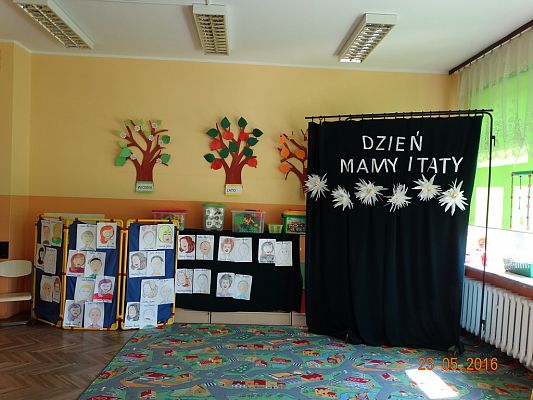 Grafika #0: Dzień Mamy i Taty w kl. 1a
