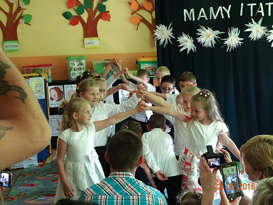 Grafika #13: Dzień Mamy i Taty w kl. 1a
