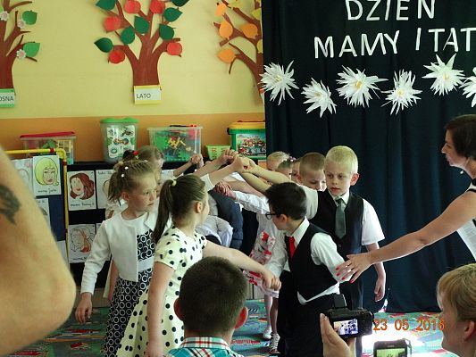 Grafika #14: Dzień Mamy i Taty w kl. 1a