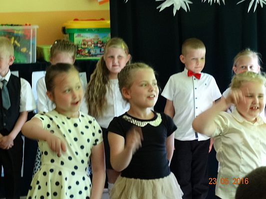 Grafika #19: Dzień Mamy i Taty w kl. 1a