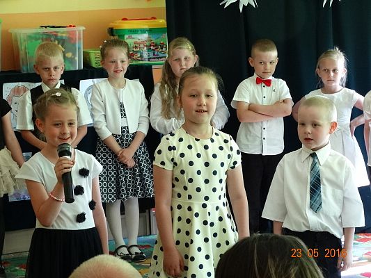 Grafika #24: Dzień Mamy i Taty w kl. 1a