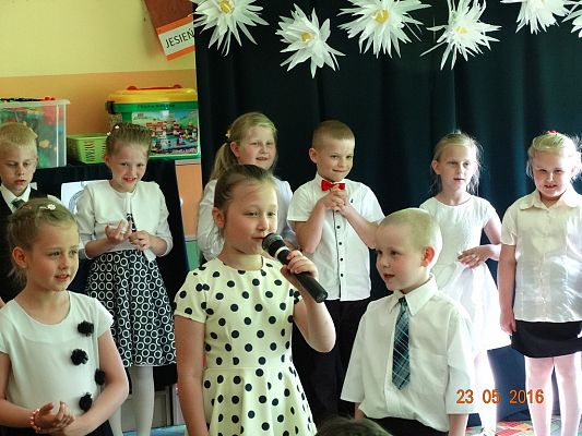 Grafika #25: Dzień Mamy i Taty w kl. 1a