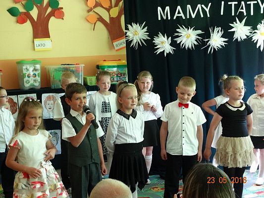 Grafika #27: Dzień Mamy i Taty w kl. 1a