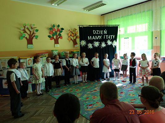 Grafika #31: Dzień Mamy i Taty w kl. 1a