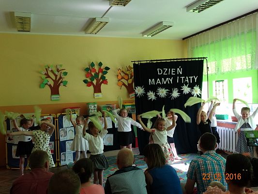 Grafika #39: Dzień Mamy i Taty w kl. 1a