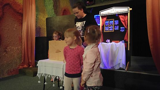 Grafika #9: Przedszkolaki w Miejskiej Bibliotece Publicznej w Lęborku