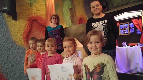 Grafika #12: Przedszkolaki w Miejskiej Bibliotece Publicznej w Lęborku