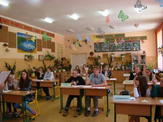 Grafika #0: Powiatowy Konkurs Biologiczny Bliżej lasu