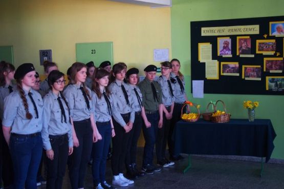 Grafika #3: Kwiecień- miesiącem pamięci