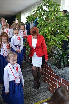 Grafika #27: WITAJ MAJOWA JUTRZENKO- uroczysty apel w naszej szkole.