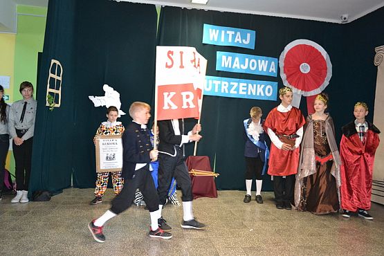 Grafika #8: WITAJ MAJOWA JUTRZENKO- uroczysty apel w naszej szkole.