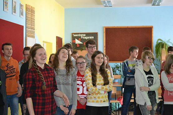 Grafika #7: Wolontariusze ze stowarzyszenia EDUQ gościnnie w naszej szkole.