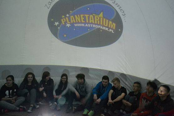 Grafika #5: Objazdowe Planetarium Astropark