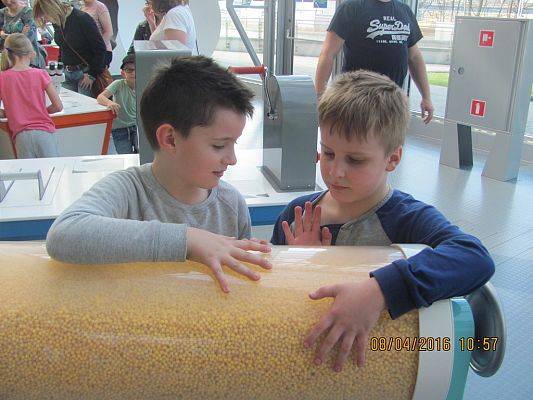 Grafika #6: Centrum Nauki Eksperyment