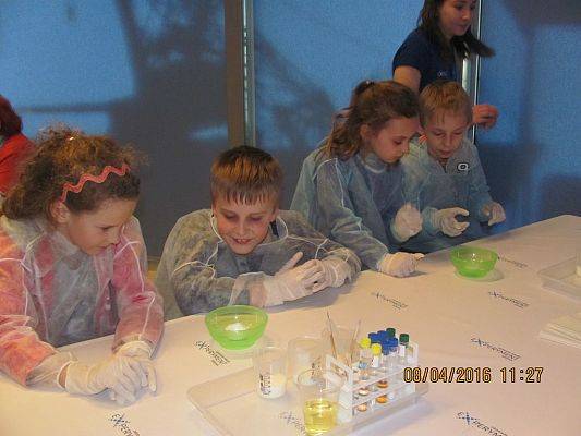 Grafika #2: Centrum Nauki Eksperyment