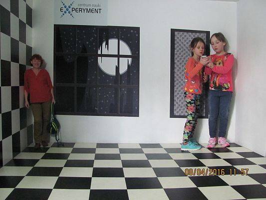 Grafika #1: Centrum Nauki Eksperyment