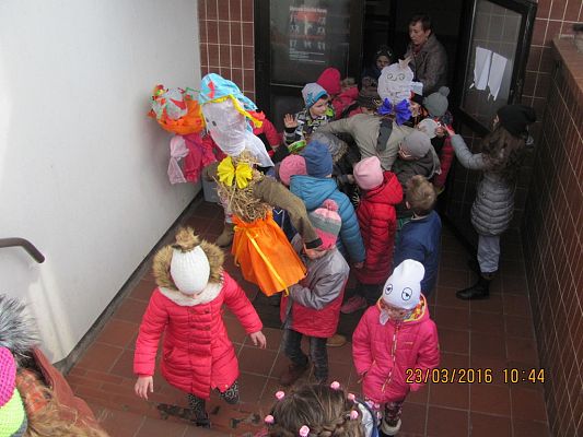 Grafika #15: Klasy I-III pożegnały zimę i powitały WIOSNĘ!!!