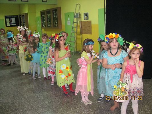 Grafika #25: Klasy I-III pożegnały zimę i powitały WIOSNĘ!!!