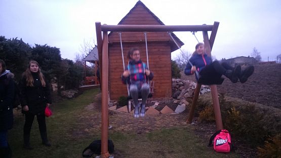 Grafika #2: Harcerze pomagają