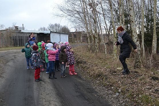 Grafika #4: PRZEDSZKOLAKI WITAJĄ WIOSNĘ