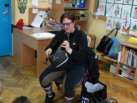 Grafika #1: Gość u pierwszaków