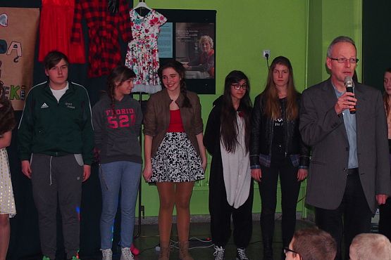 Grafika #4: Z modą przez wieki- projekt edukacyjny z historii