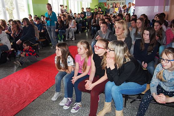 Grafika #5: Z modą przez wieki- projekt edukacyjny z historii