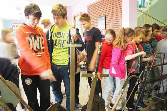 Grafika #10: Żywa lekcja historii- Życie i kultura w średniowieczu- Grupa Artystyczna Rekonstruktio