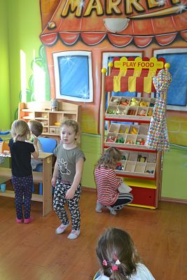 Grafika #16: Przedszkolaczki w Smykolandii