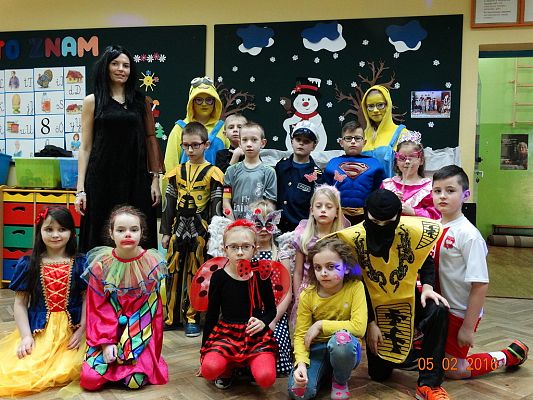 Grafika #21: Bal Karnawałowy w Szkole Podstawowej