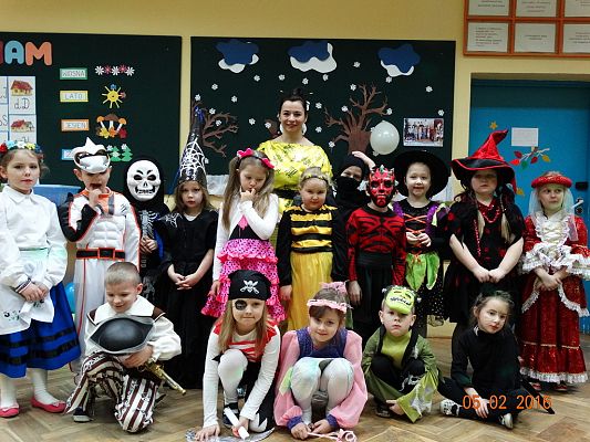 Grafika #22: Bal Karnawałowy w Szkole Podstawowej