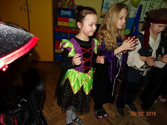Grafika #28: Bal Karnawałowy w Szkole Podstawowej