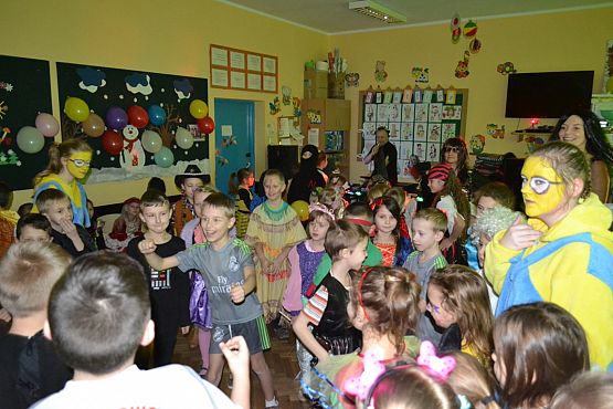 Grafika #6: Bal Karnawałowy w Szkole Podstawowej